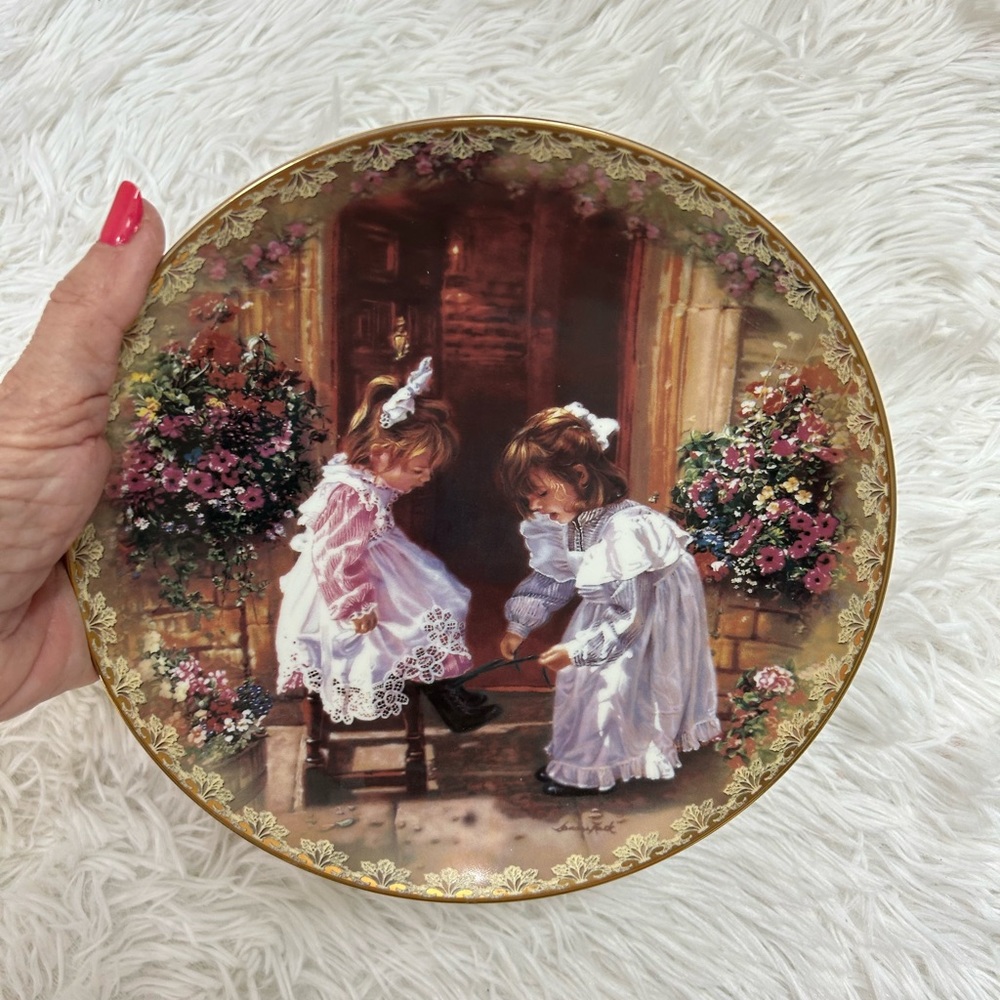 Reco “Sisters love Forever”Limited Edition Plate